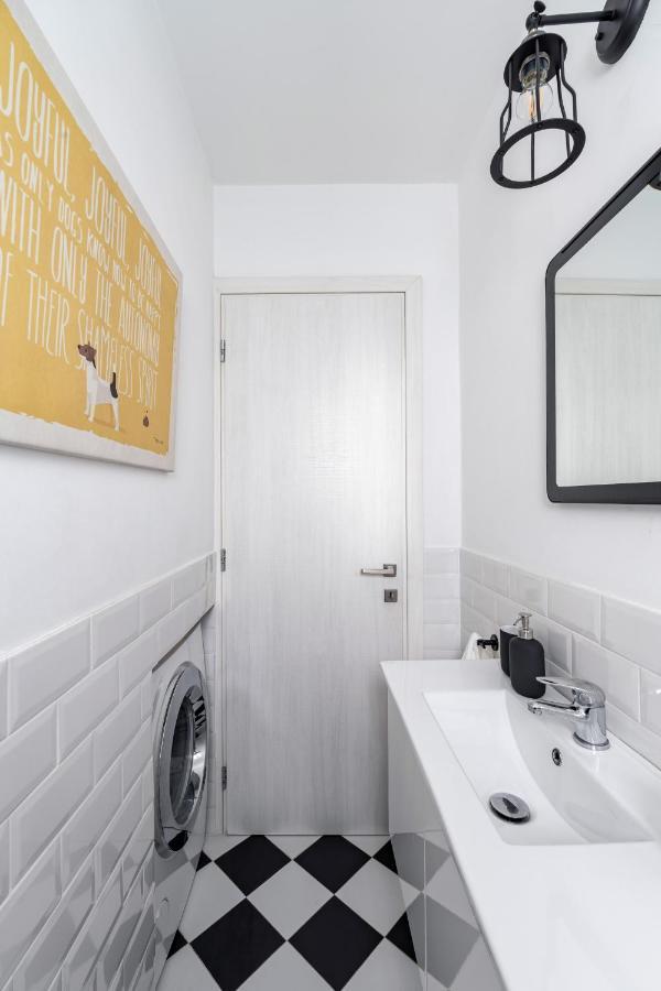 The Black Marble - Sea View, 2Br, 2Ba By Bnc Athens Ngoại thất bức ảnh